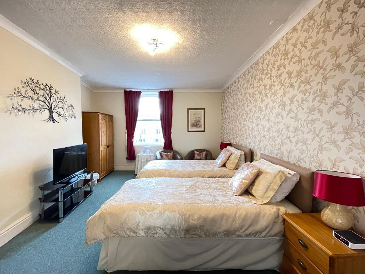 White Court Llandudno Bed & Breakfast Exterior photo